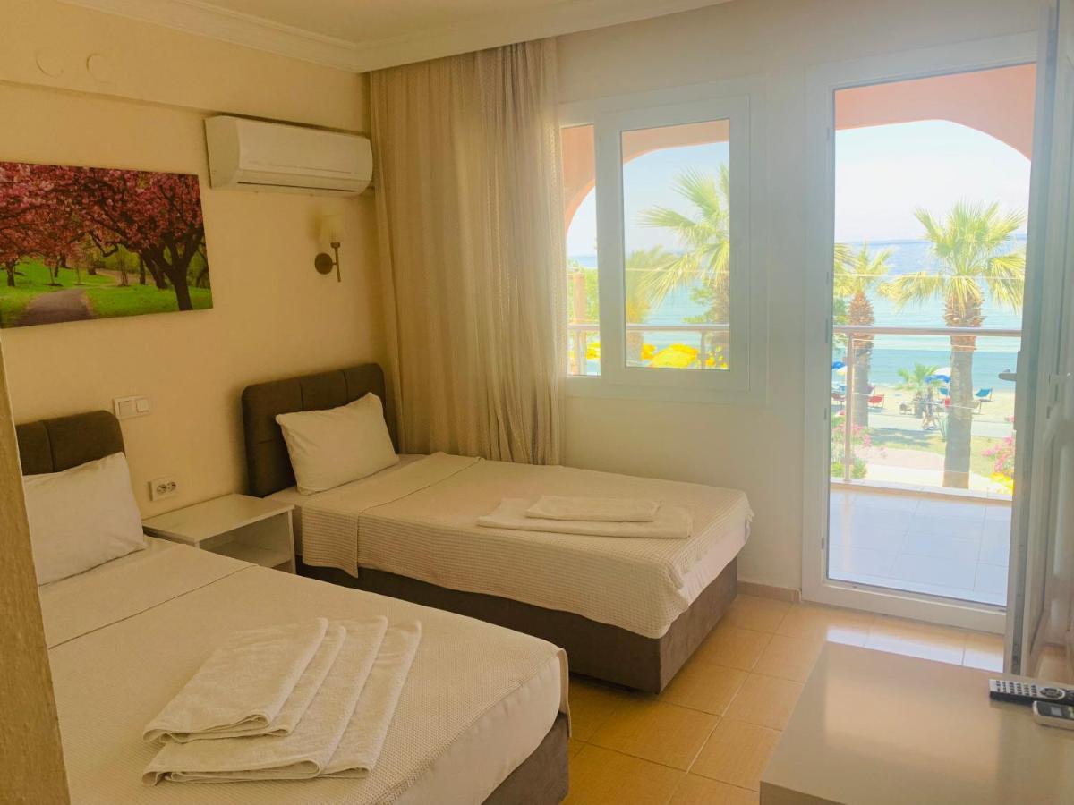 Holiday Hotel Kusadasi Exterior photo